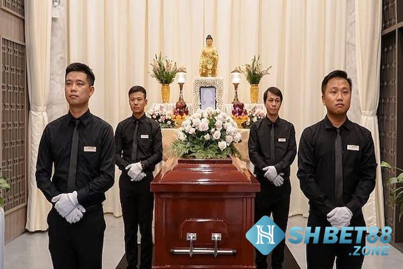 Nằm mơ thấy đám ma nhà hàng xóm đánh số mấy 5 Nằm mơ thấy đám ma nhà hàng xóm có ý nghĩa gì?