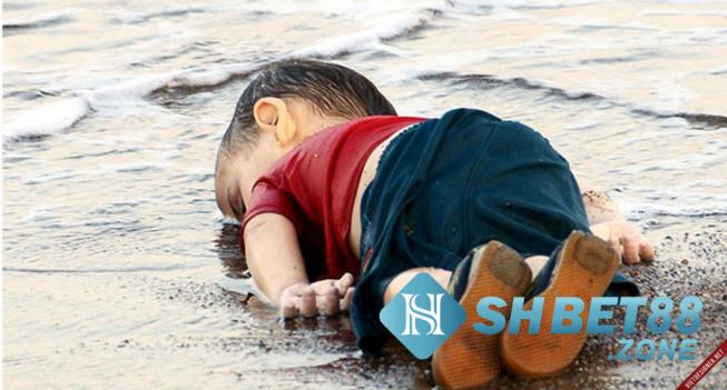 Nằm mơ thấy trẻ con chết đuối đánh số gì? Điềm tốt hay xấu? 5 Nằm mơ thấy trẻ con chết đuối có ý nghĩa như thế nào?